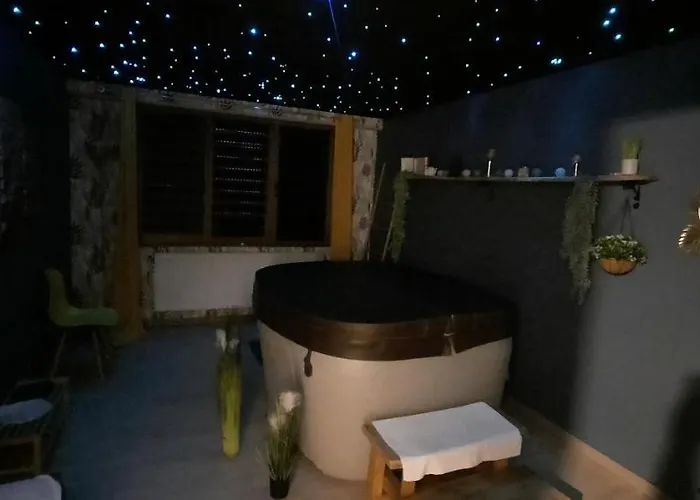 L'echappee Etoilee Et Son Jacuzzi Privatif شقة